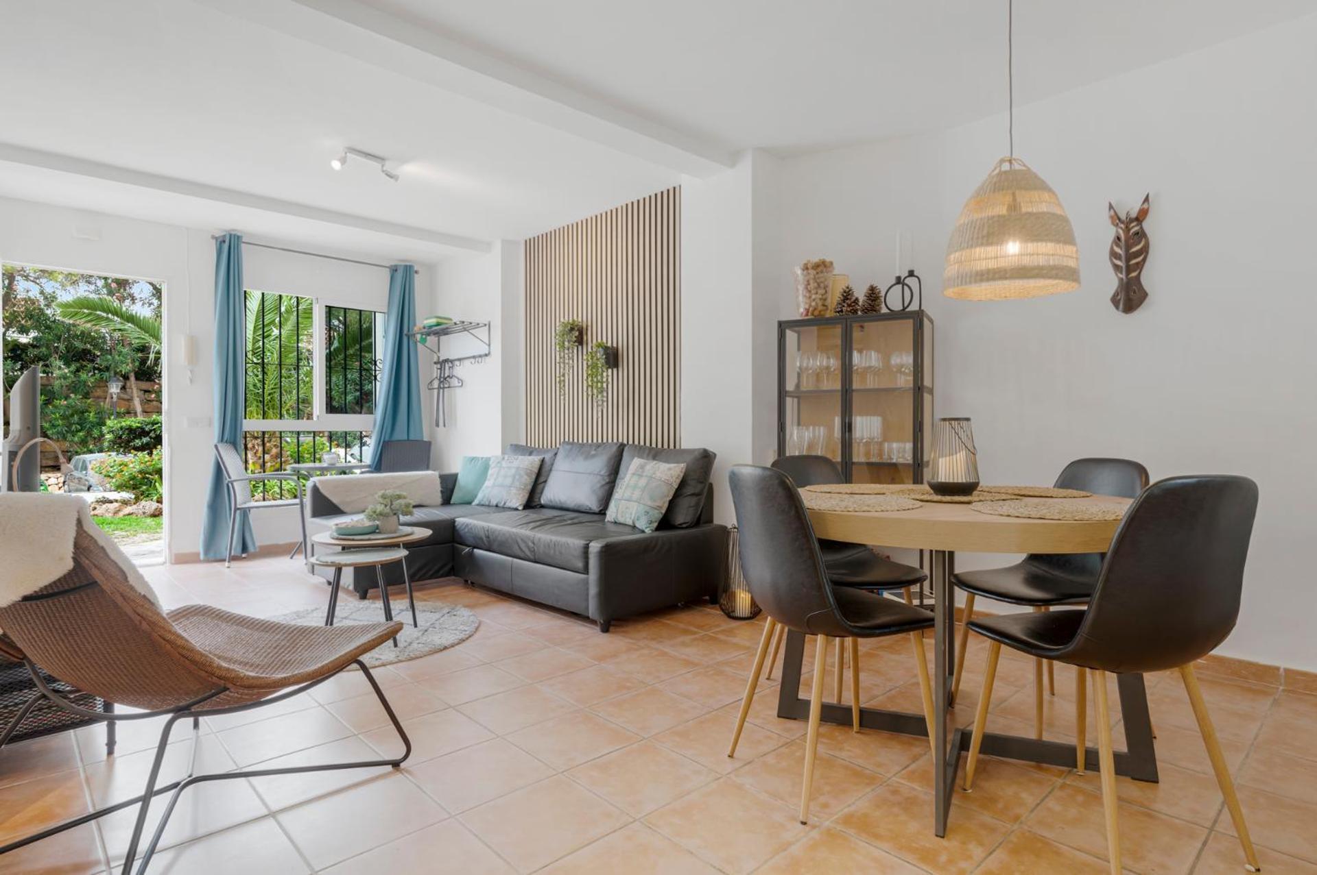 Beachfront Calahonda By Costarentals - Ref 89 *