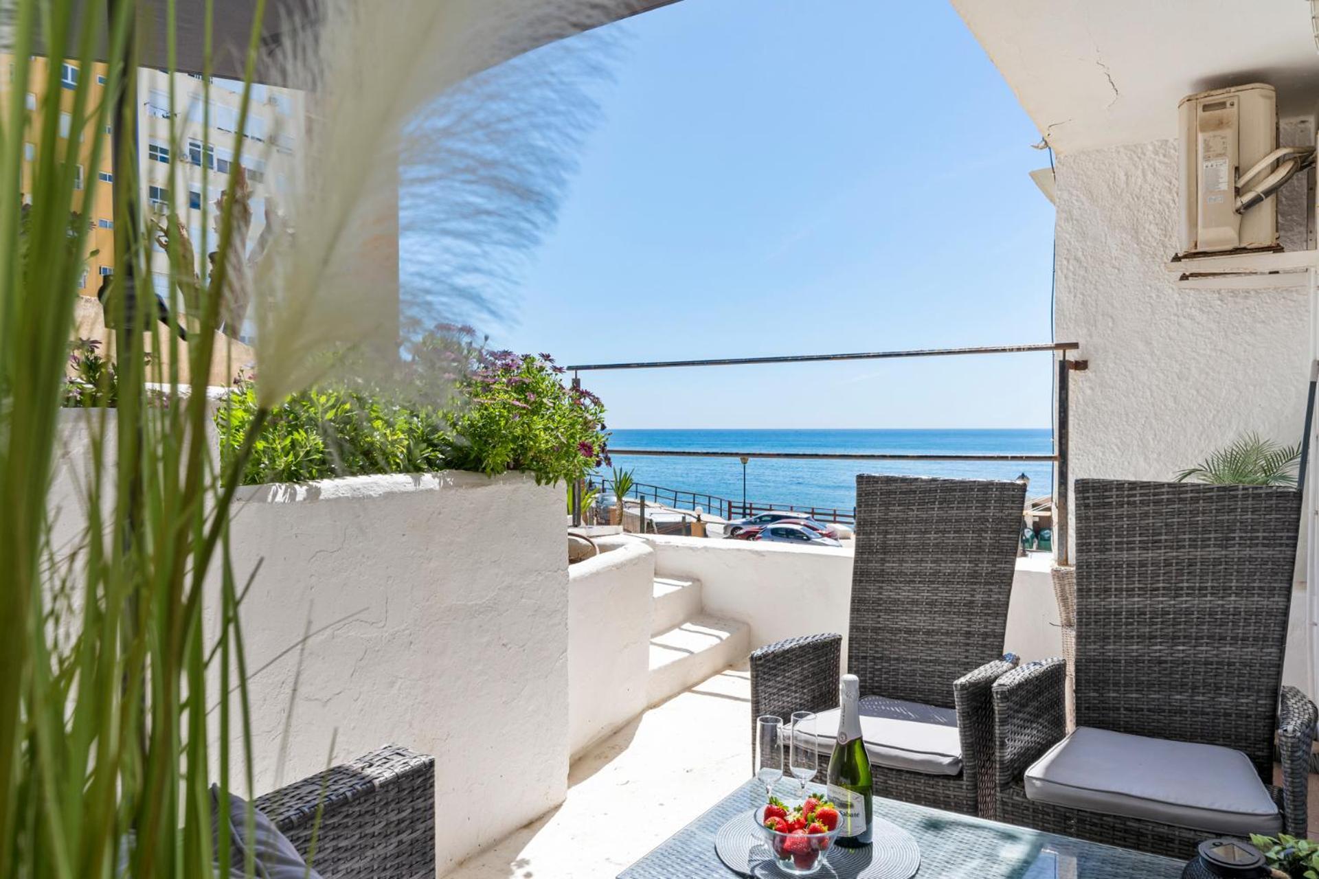 Beachfront Calahonda By Costarentals - Ref 89 Apartment