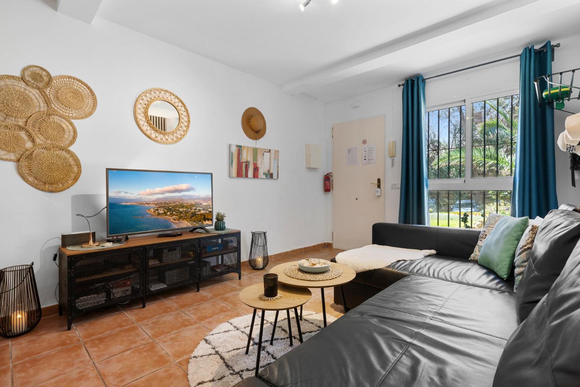Apartment Beachfront Calahonda By Costarentals - Ref 89
